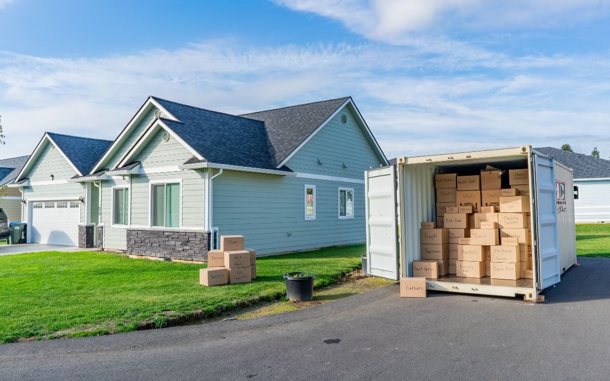 how to pack a storage container